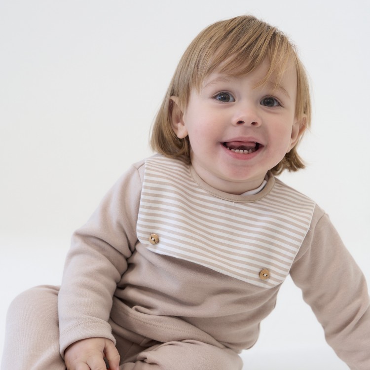 Pijama bebé rayas camel niño
