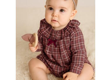 Pelele niña cuadros burdeos malva