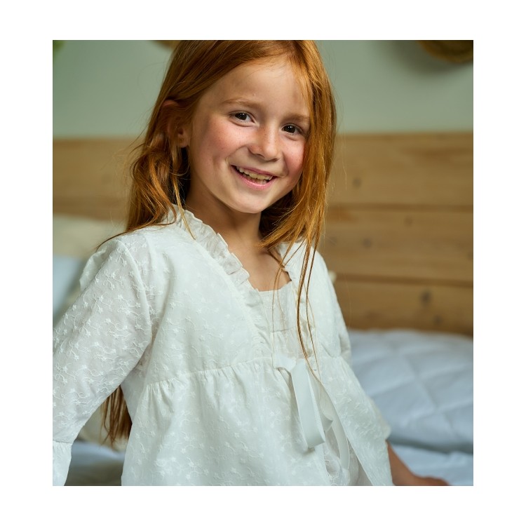 Bata comunión niña bordado flores crudo