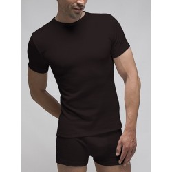 Camiseta termal manga corta cuello redondo.