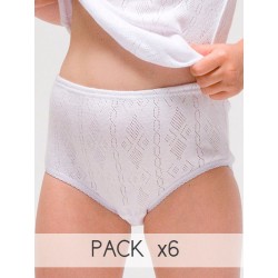 Girl´s knitted panties.