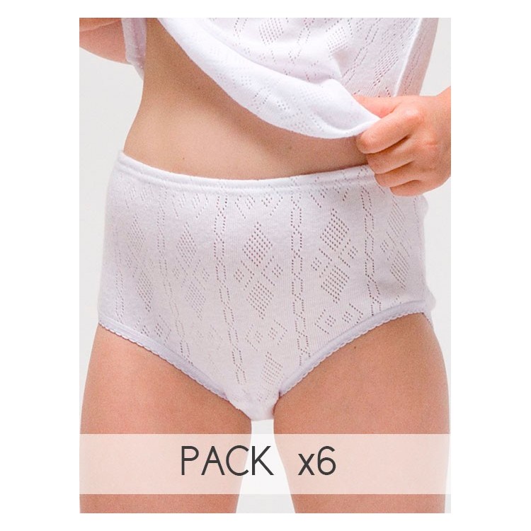 Girl´s knitted panties. Girl´s knitted panties.