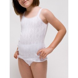 Girl´s knitted t-shirt with thin straps.