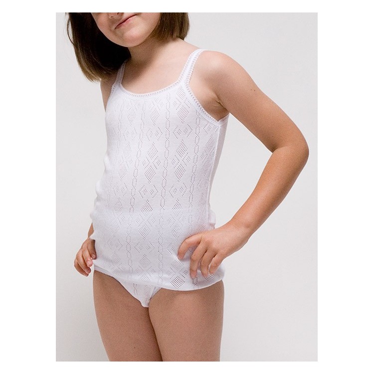 Girl´s knitted t-shirt with thin straps.