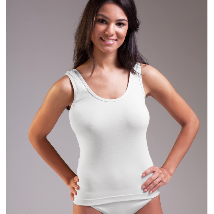 Basic women´s sport t-shirt in spandex cotton.