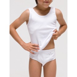 Child´s sport t-shirt and slip ensemble.