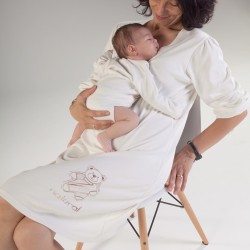 Newborn´s one-piece and maternity nightgown pack.