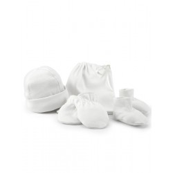 Newborn cap, gloves and booties.
