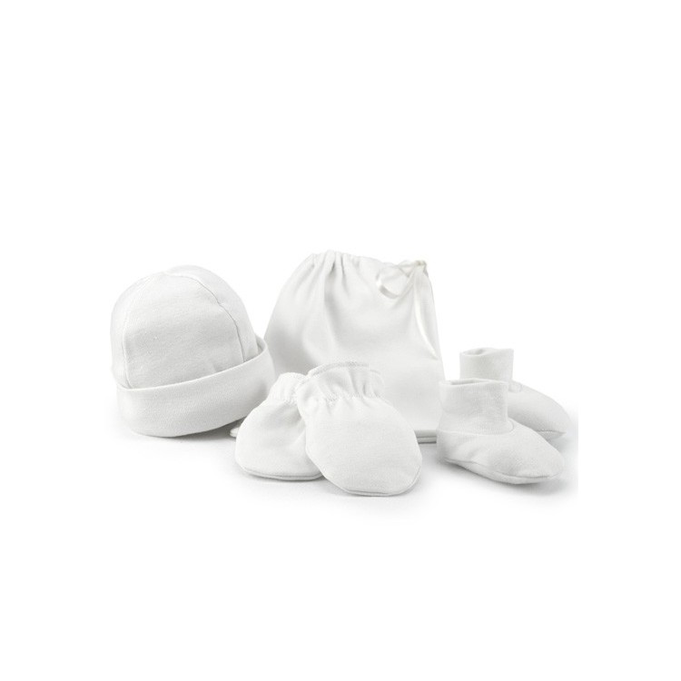 Newborn cap, gloves and booties.