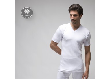 Camiseta interior hombre cuello pico deals